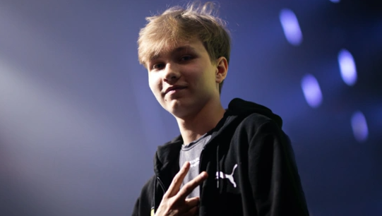 场足球比赛 场足球比赛