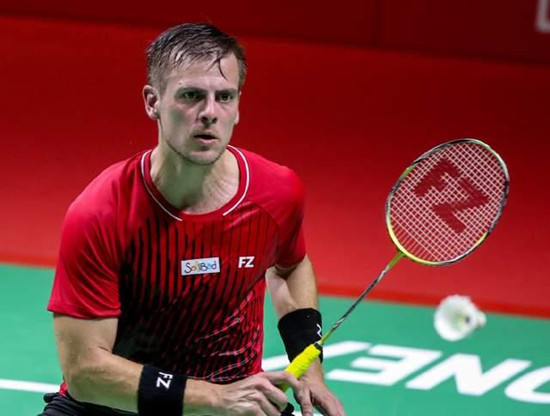 中具有举足 中具有举足