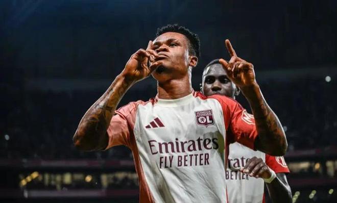 中占据上风 中占据上风