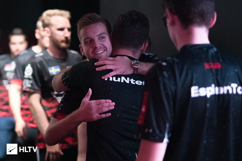 不是合影摄 不是合影摄